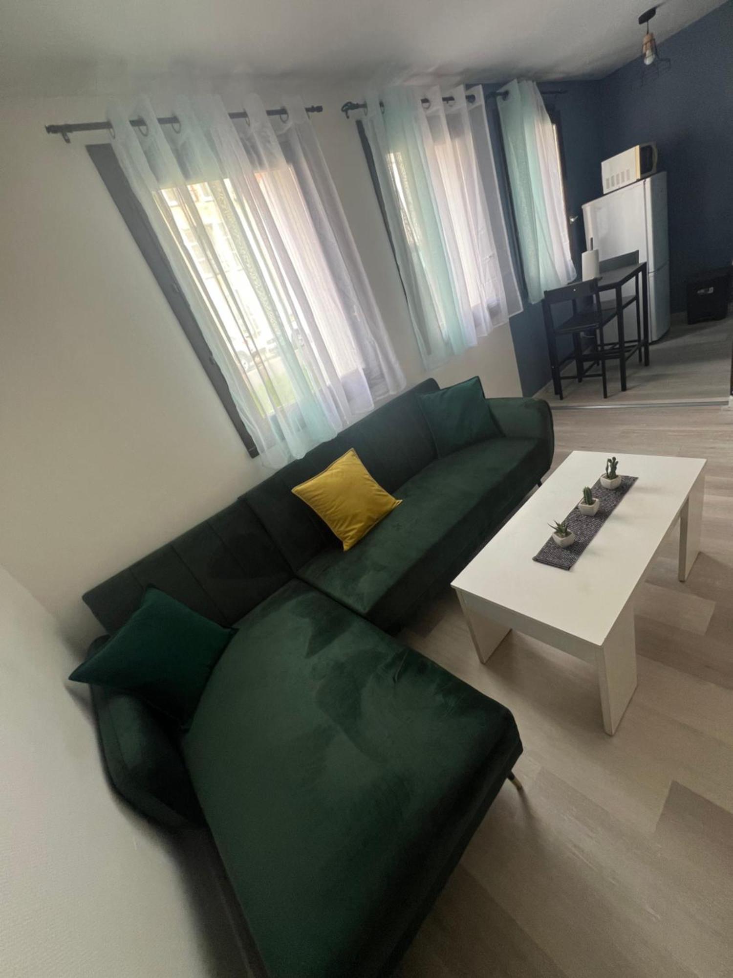 Studio De La Gare Vesoul Luaran gambar